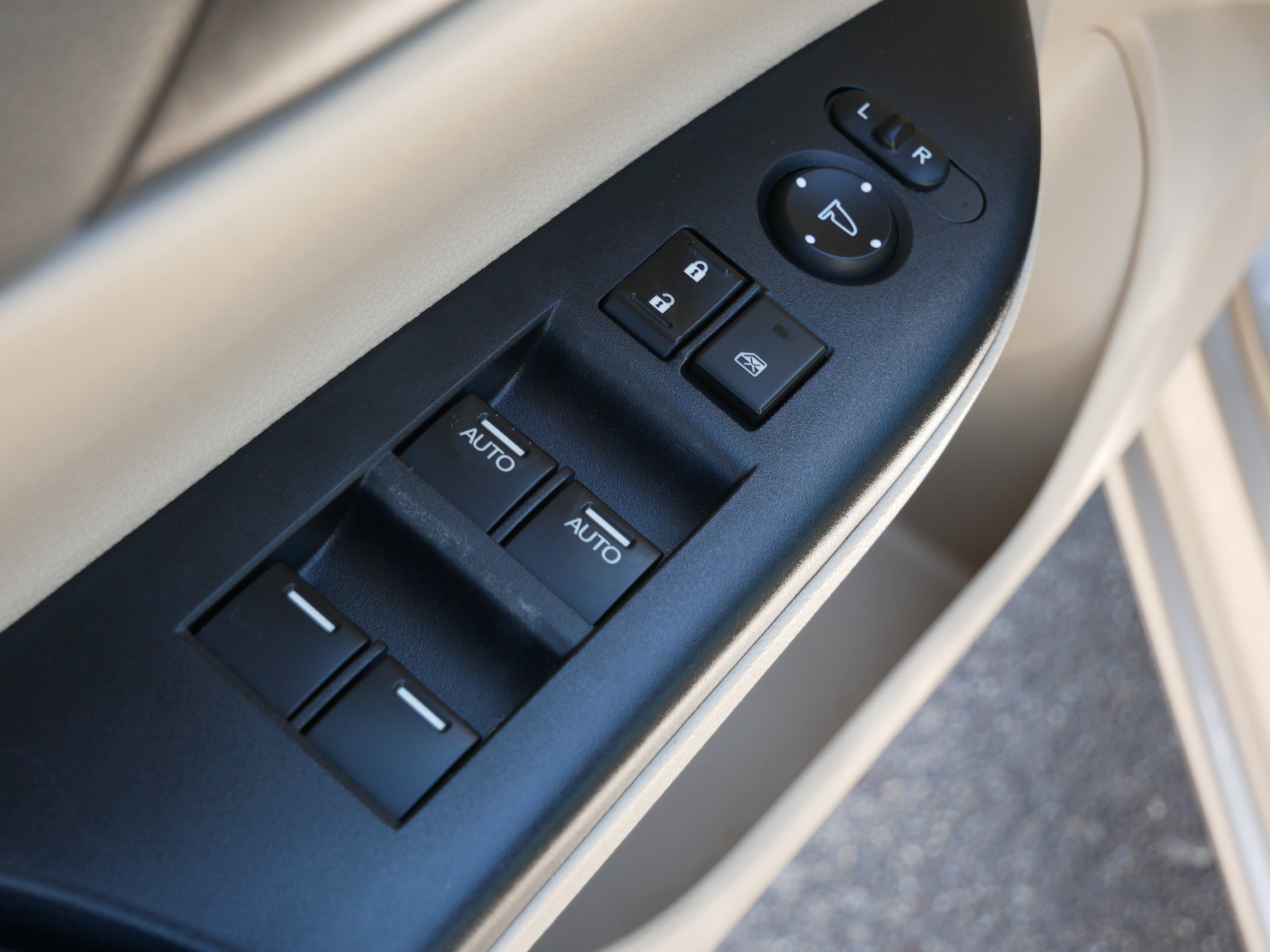 2015 Honda Accord EX-L - Photo 19