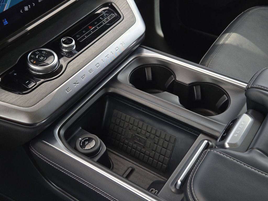 Used 2025 Black Ford Platinum image 14