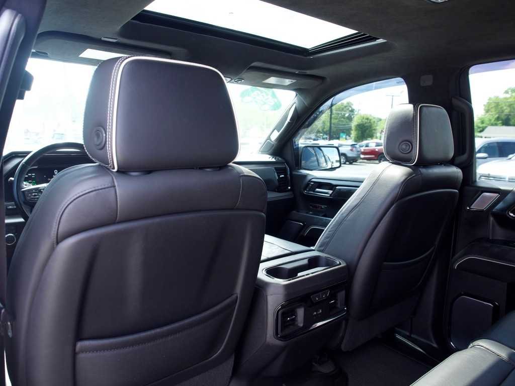 Used 2023 ONYX BLACK GMC AT4X image 17