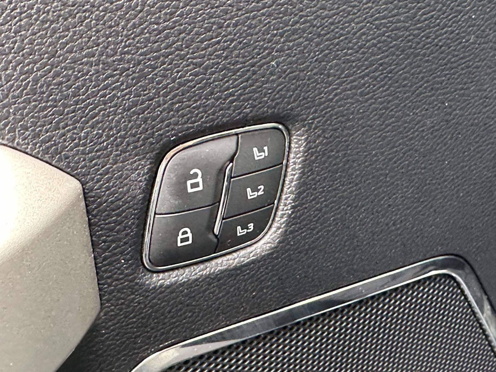 Used 2020 Black Ford LARIAT image 36