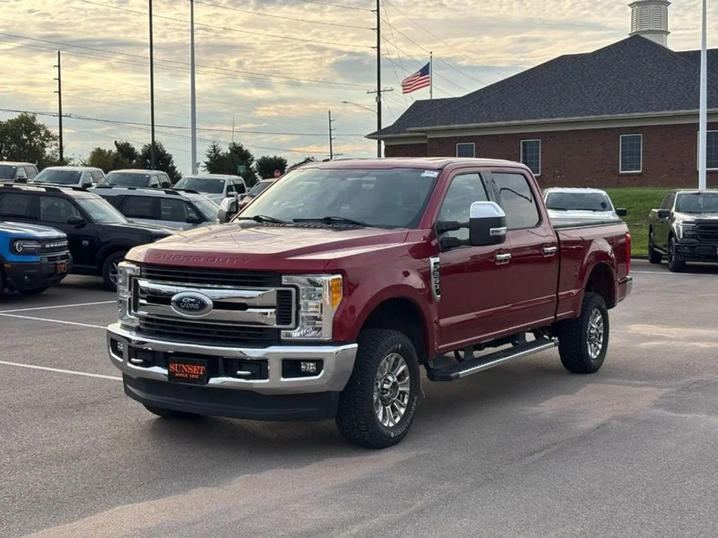 Used 2017 Ruby Red Metallic Tinted Clearcoat Ford XLT image 7