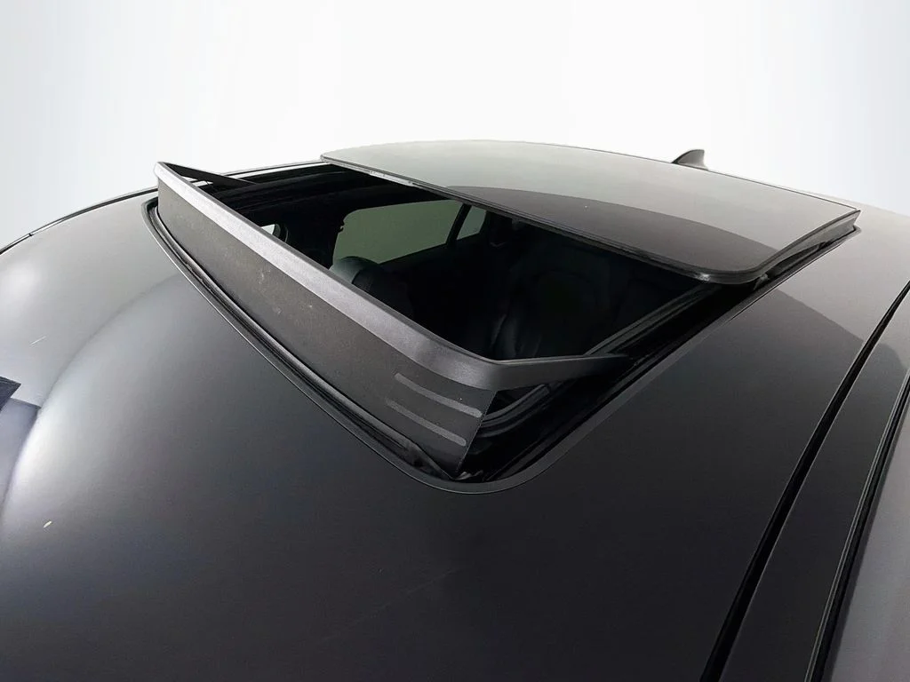 Used 2021 Black BMW sDrive40i image 23
