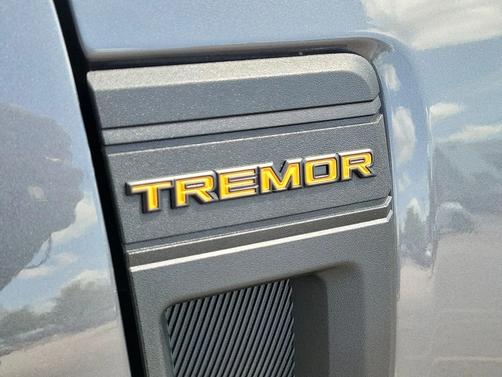 New 2026 Carbonized Gray Metallic Ford Tremor® image 7