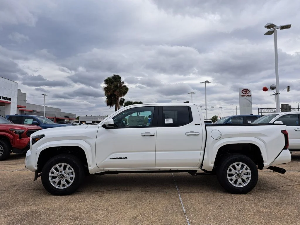 2026 Toyota Tacoma SR5 - Photo 8