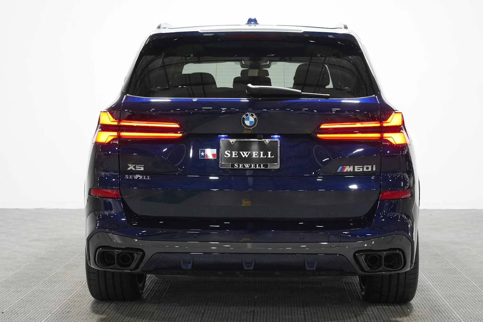 New 2026 Tanzanite Blue II Metallic BMW M60i image 5