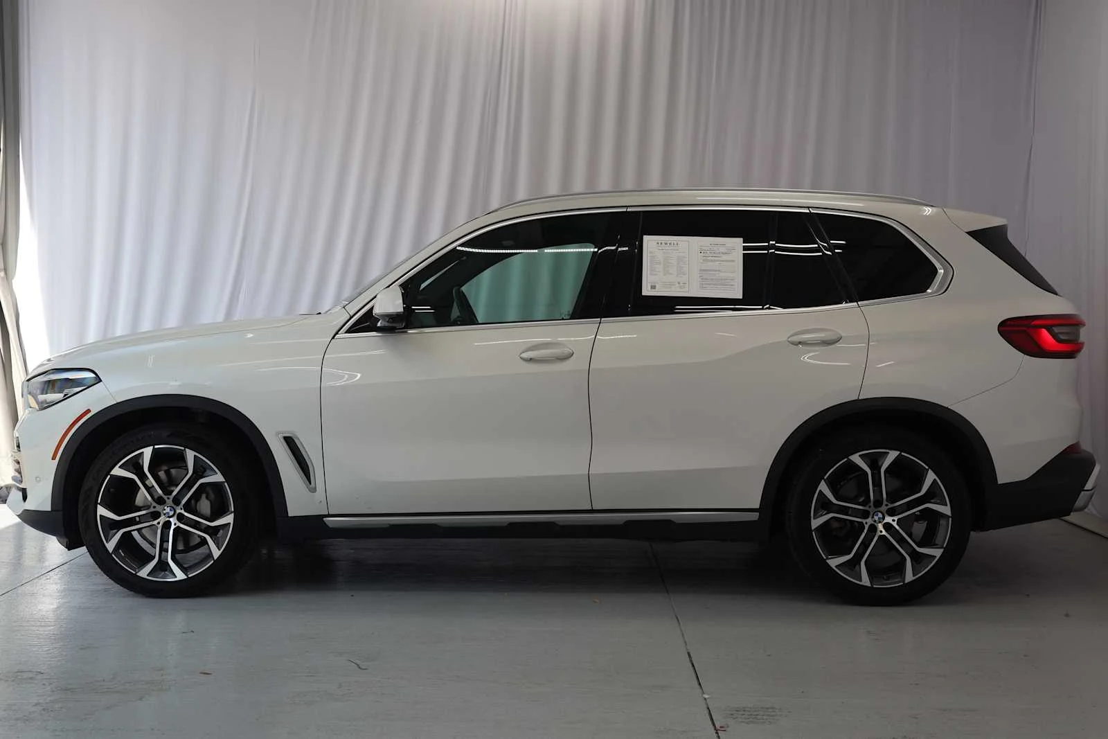 Used 2020 Mineral White Metallic BMW sDrive40i image 7