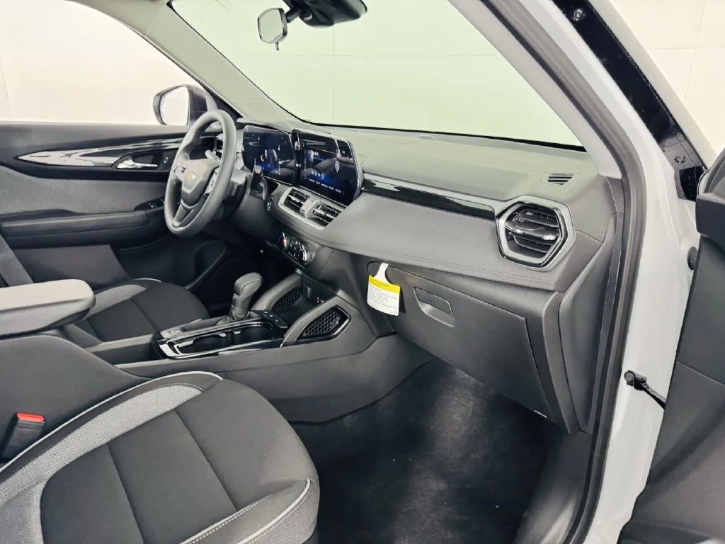 Used 2026 Summit White Chevrolet LS image 26