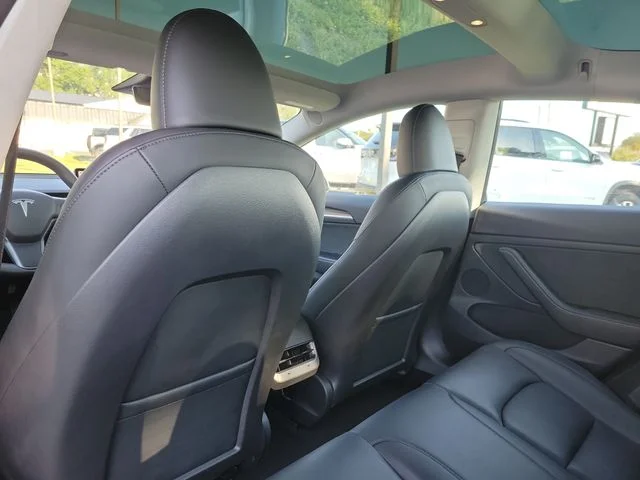 Used 2023 White Tesla Base image 23