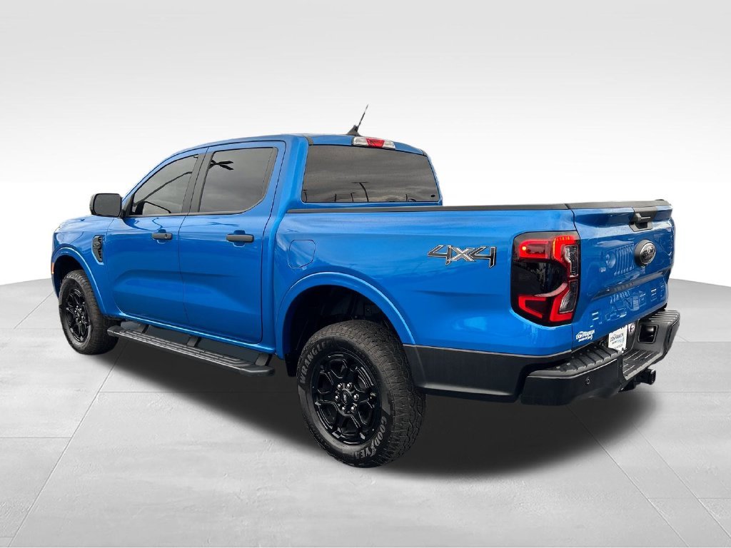 Used 2025 Blue Ford XLT image 3