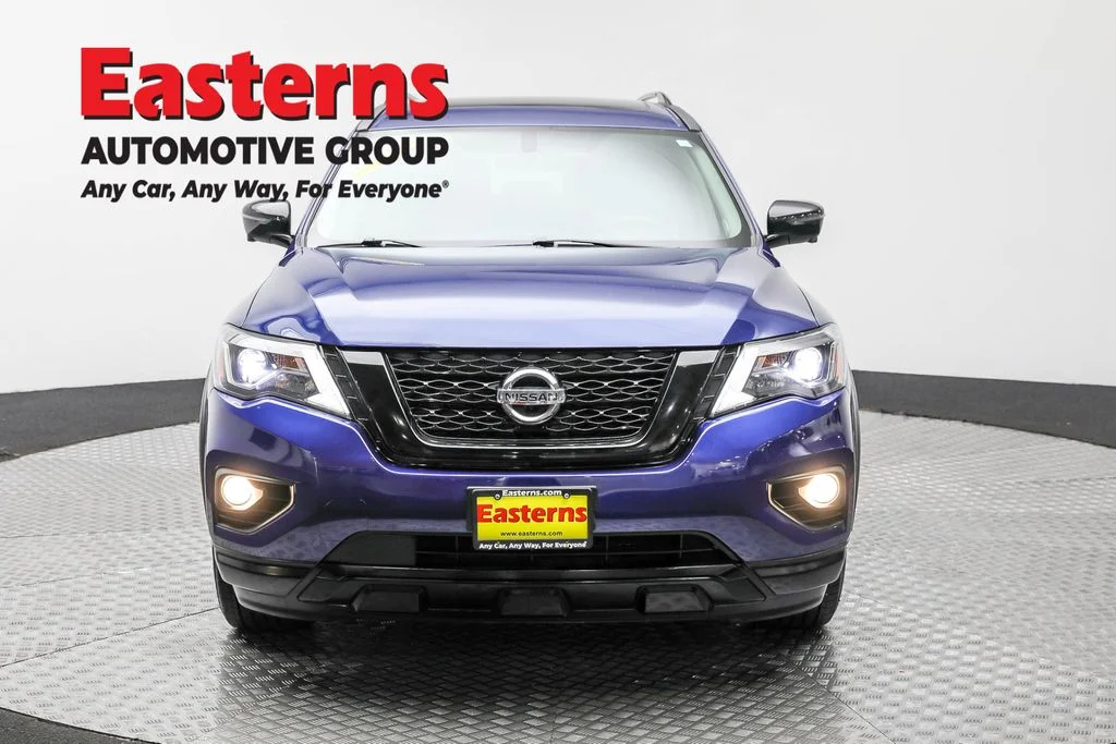 Used 2020 Blue Nissan SL image 2