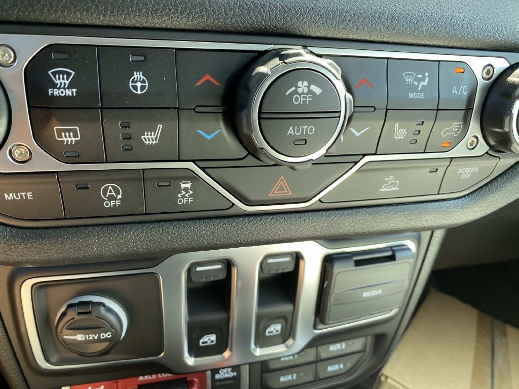 2026 Jeep Wrangler 2-Door Willys - Photo 10