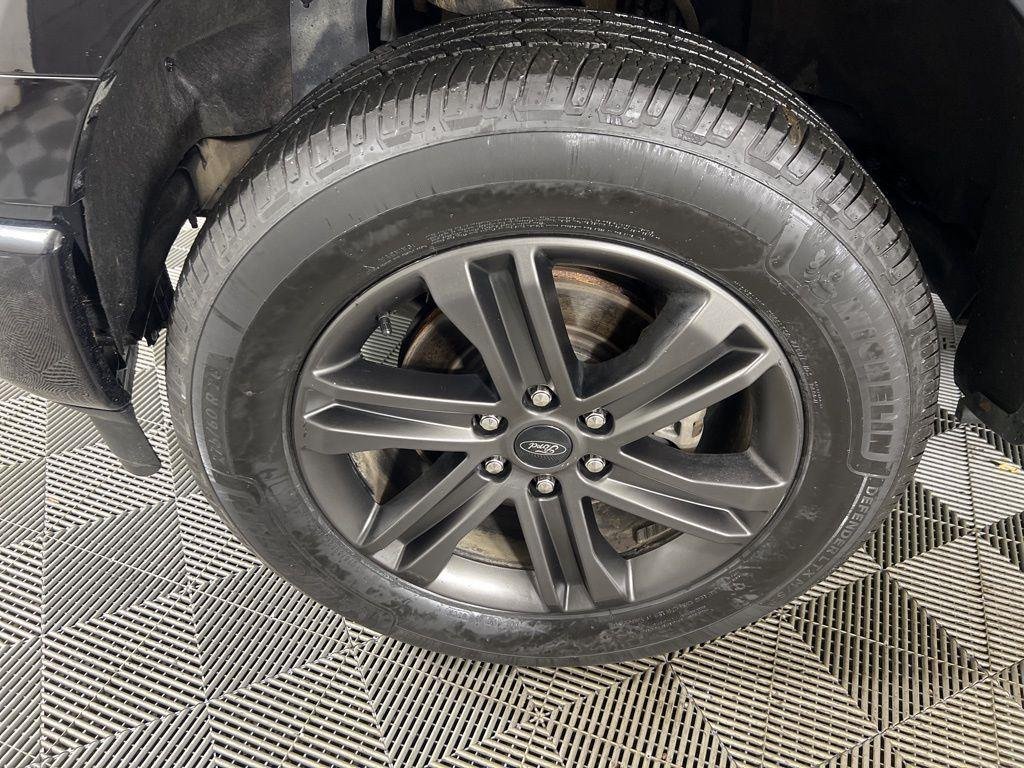 Used 2022 Black Metallic Ford XLT image 25