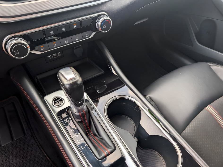 Used 2025 Pearl White Tricoat Nissan SR image 22