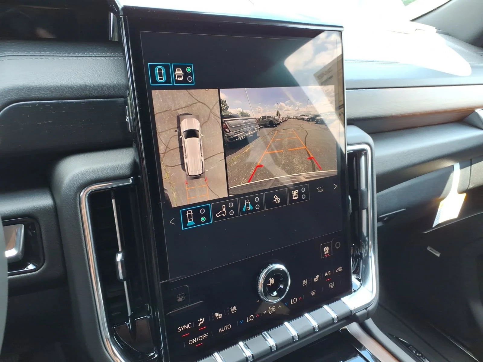 2026 GMC Yukon XL Denali - Photo 19