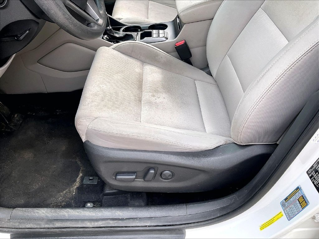 Used 2018 Dazzling White Hyundai SEL image 32