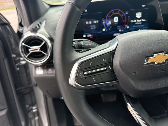 Used 2025 Gray Chevrolet LT image 17