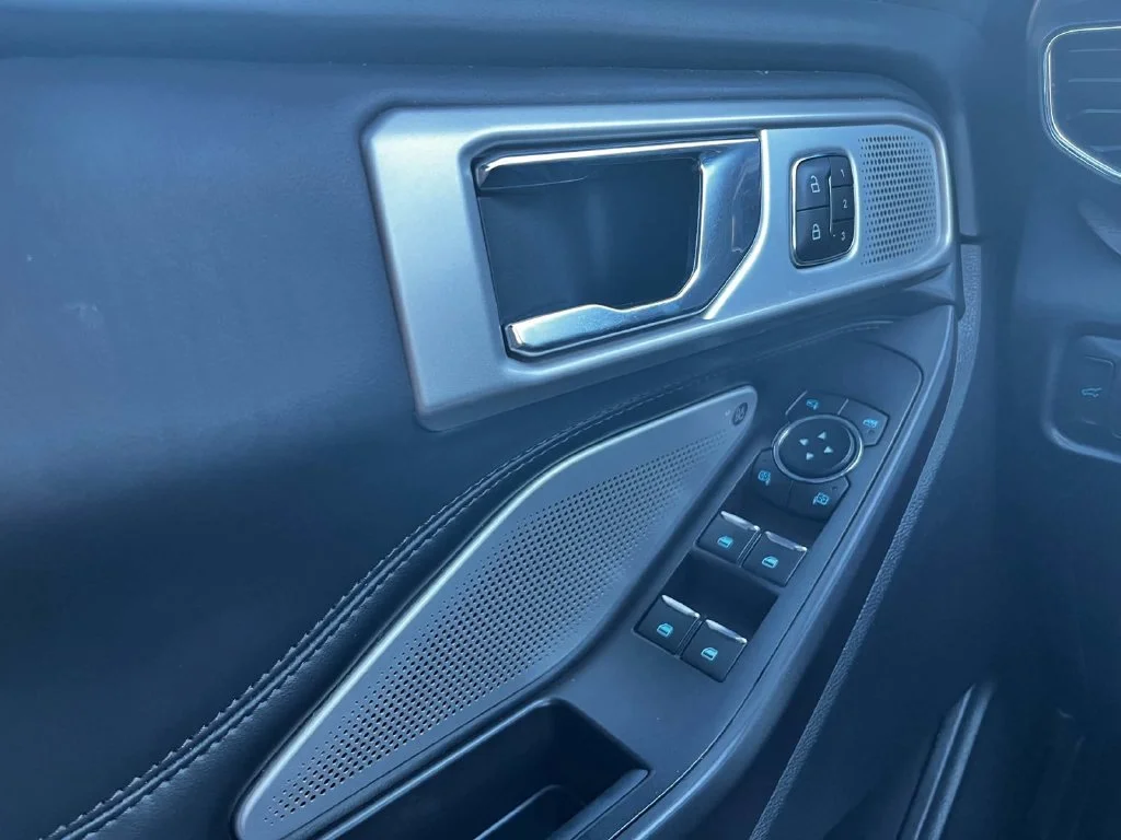 Used 2020 White Ford Platinum image 18