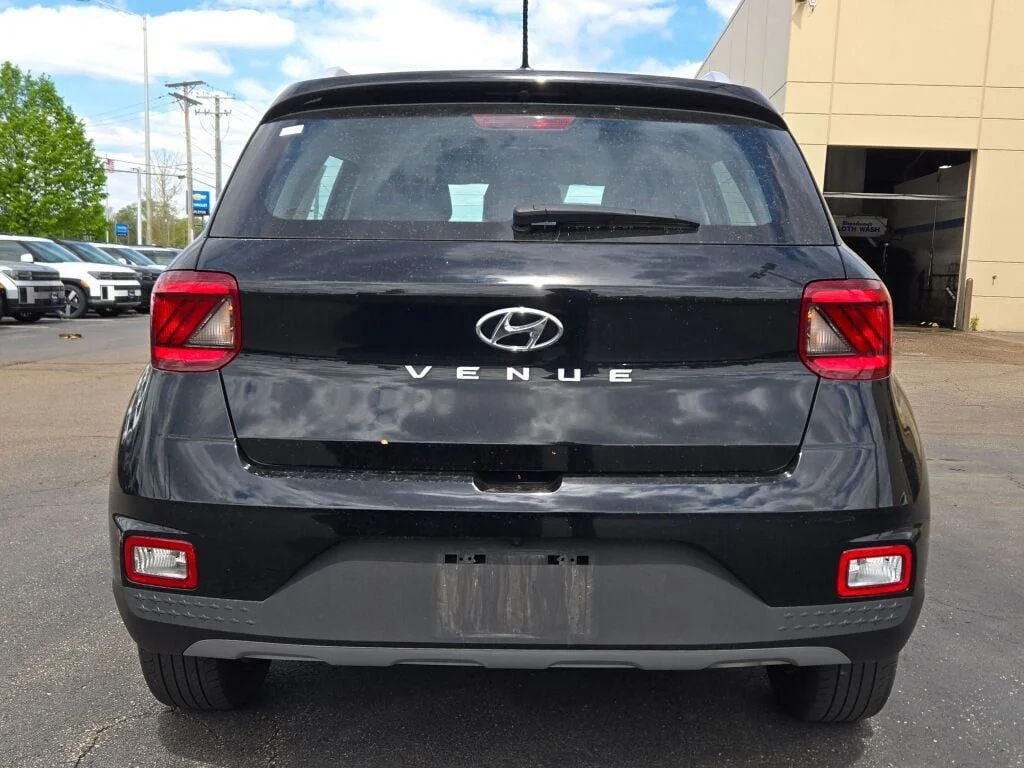 2023 Hyundai Venue SEL - Photo 13