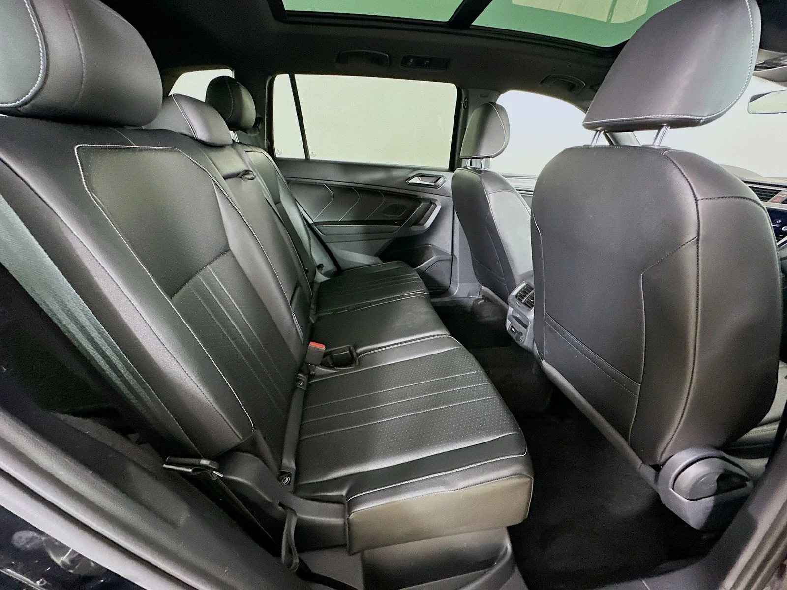 Used 2022 Black Volkswagen  image 41