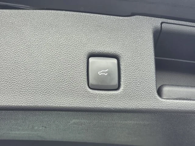 Certified Used 2025 Black Metallic Ford Platinum image 30