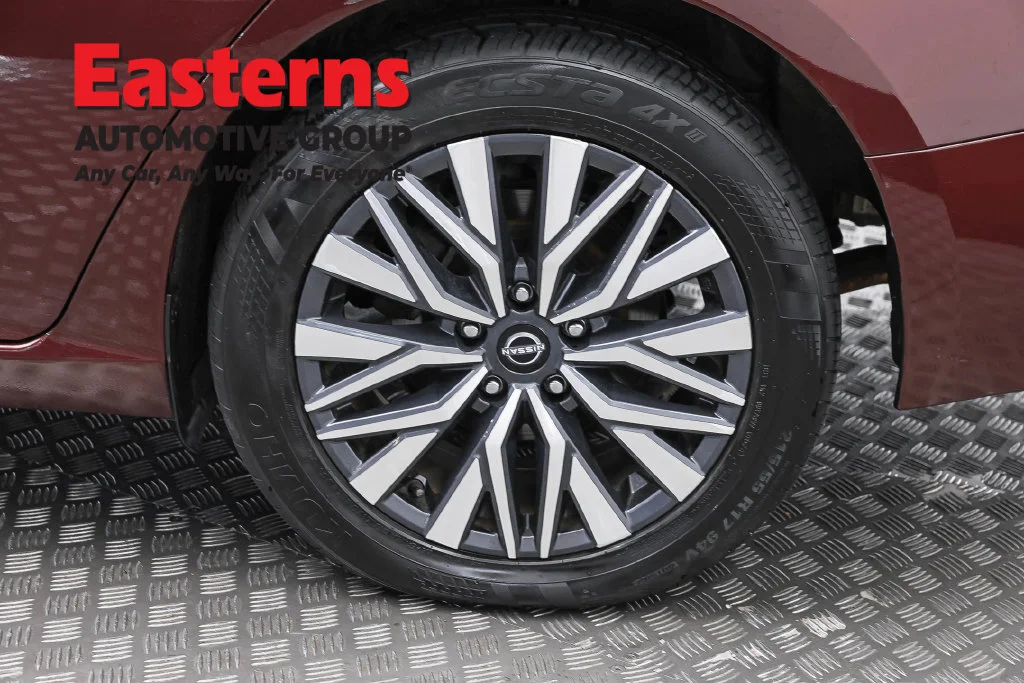Used 2024 Red Nissan 2.5 SV image 34