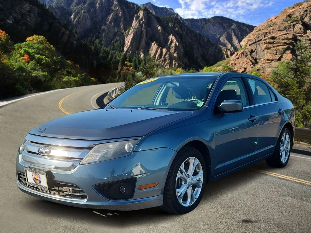 Used 2012 Blue Ford SE image 5