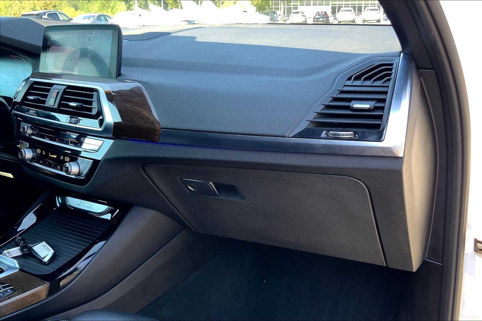 Used 2020 Mineral White Metallic BMW xDrive30i image 18