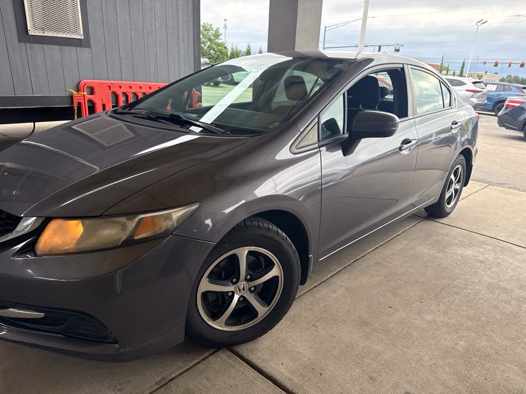Used 2015  Honda SE image 10