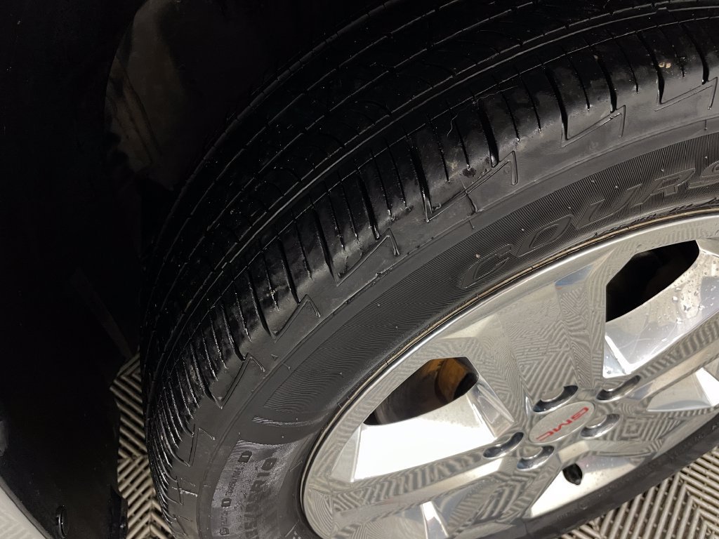Used 2015 QUICKSILVER METALLIC GMC Denali image 50