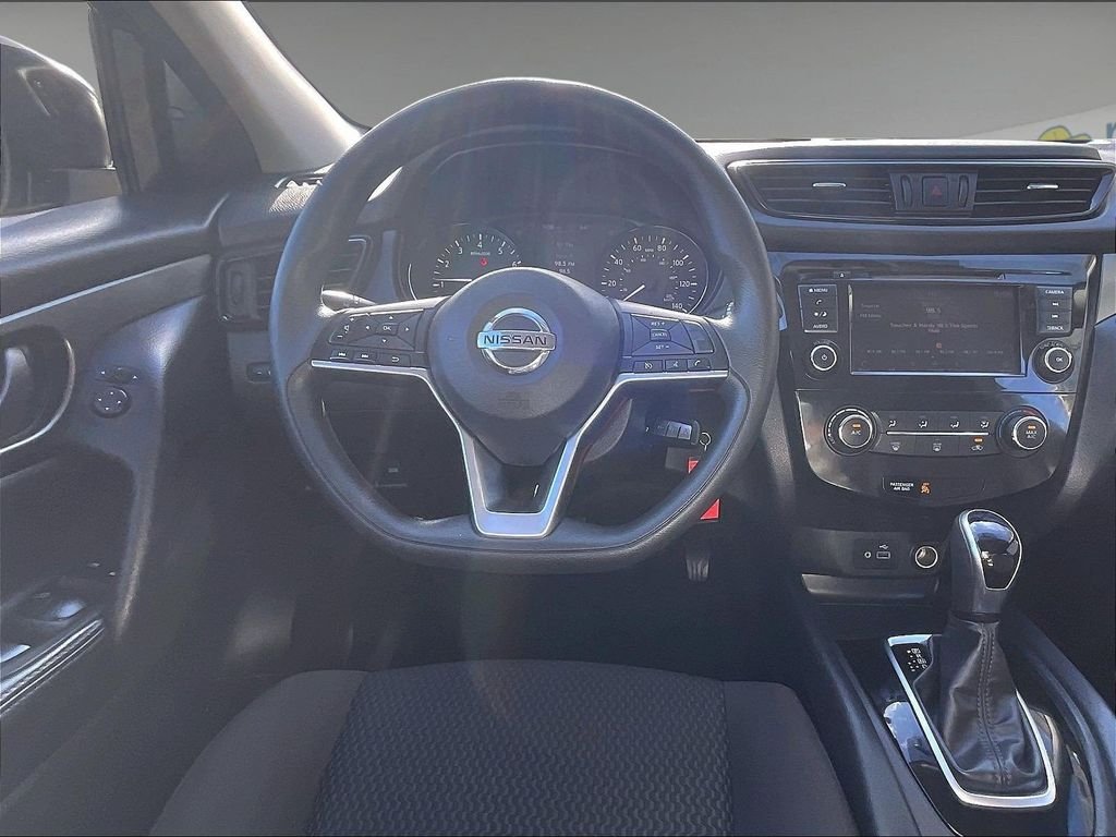 Used 2019 Black Nissan S image 17