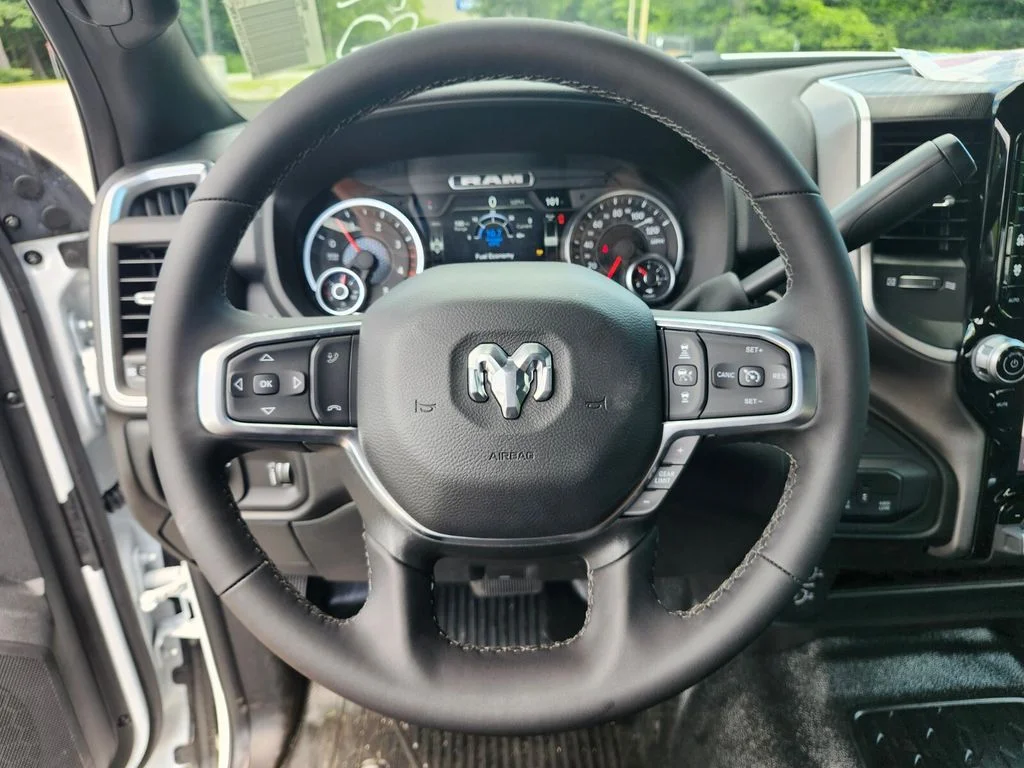 New 2026 Bright White Clearcoat RAM Tradesman image 27