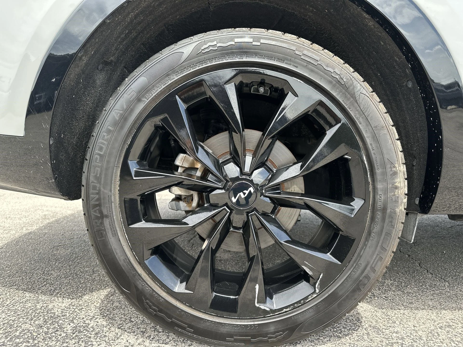 Certified Used 2022 Wolf Gray Kia SX image 18