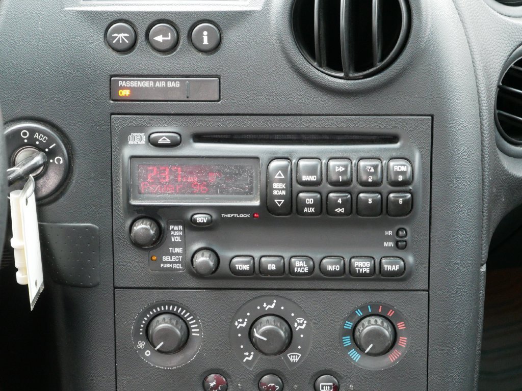 Used 2008 Shadow Gray Metallic Pontiac Base image 14