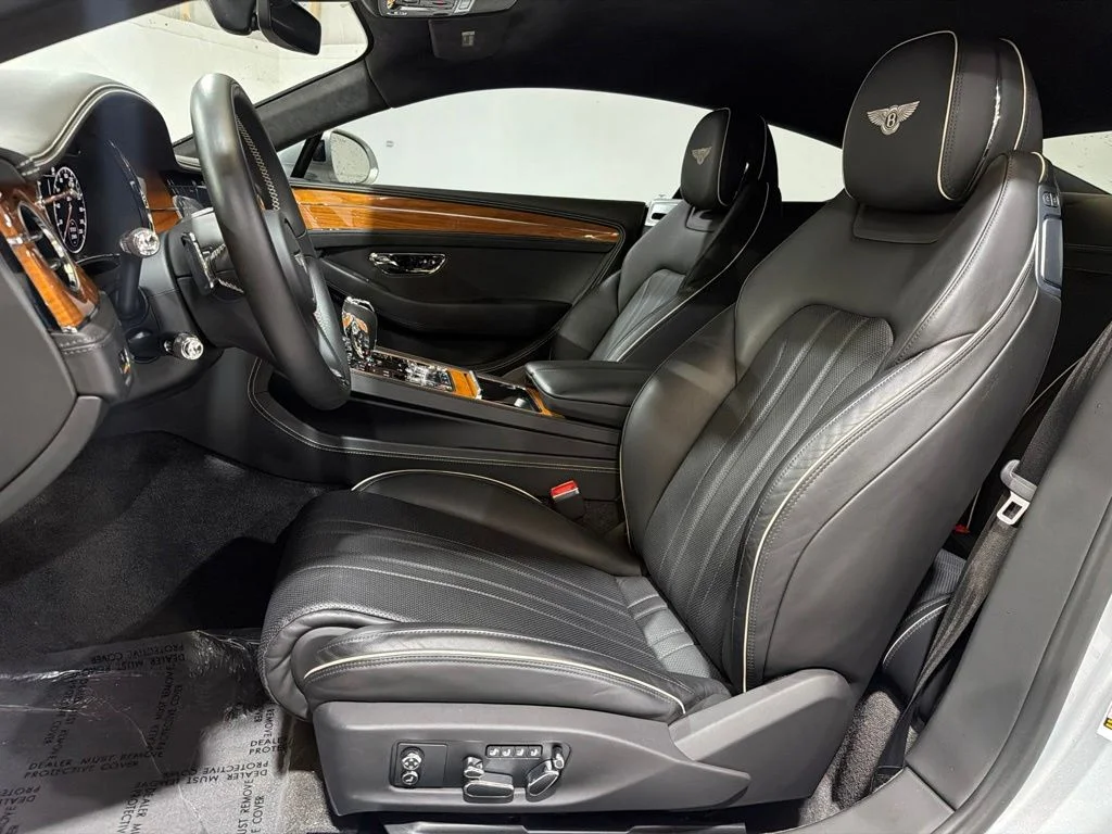 Used 2020 Gray Bentley V8 image 24