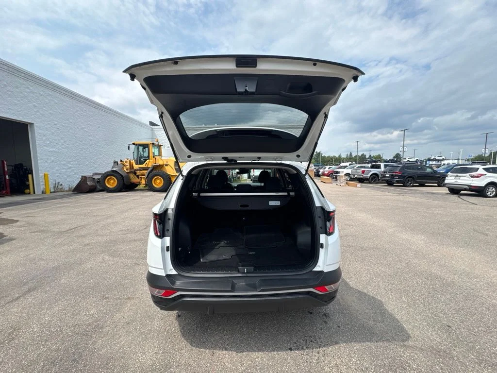 Used 2022 Quartz White Hyundai SEL image 26