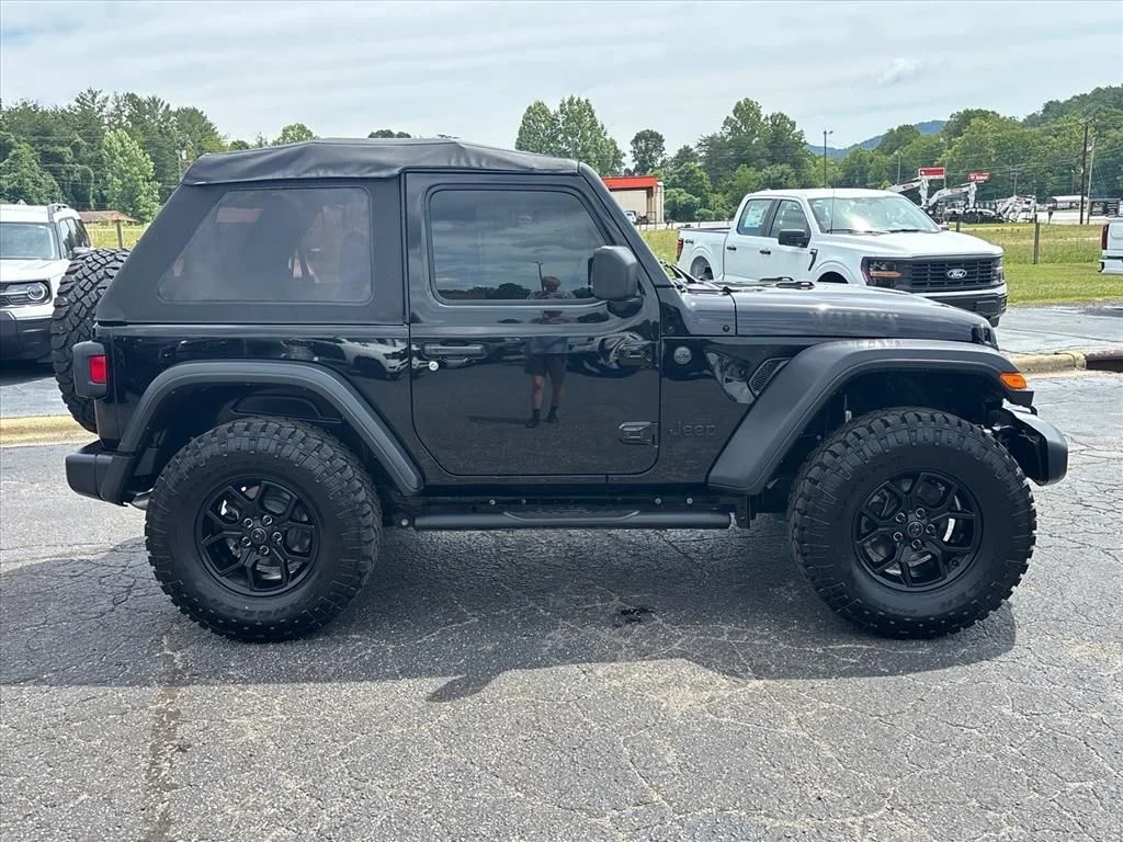 Used 2025 Black Jeep Willys image 9