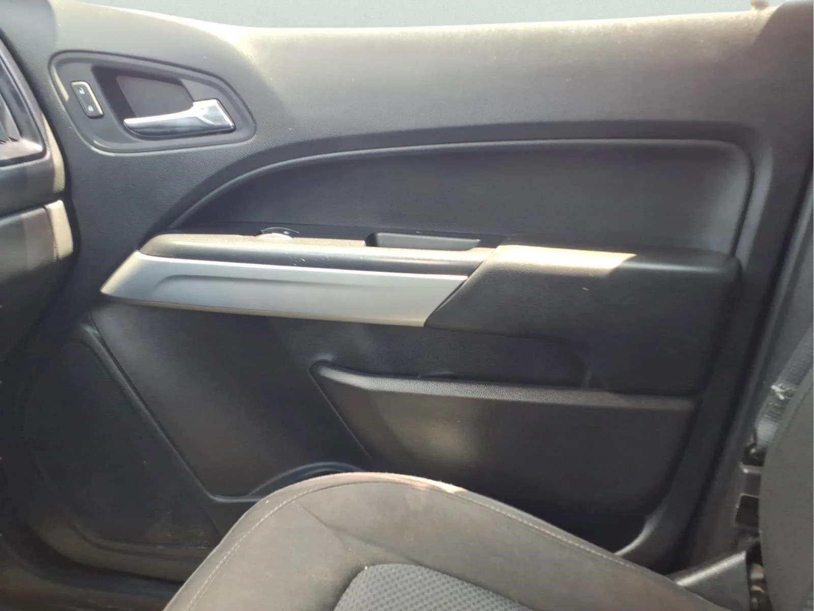 Used 2021 SATIN STEEL METALLIC Chevrolet 2WD LT image 29