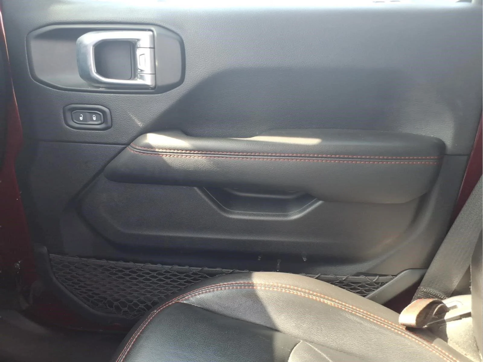 Used 2021 Snazzberry Pearlcoat Jeep Unlimited Rubicon image 27
