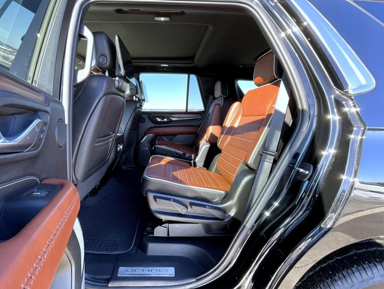 Used 2023 Black GMC Denali Ultimate image 22