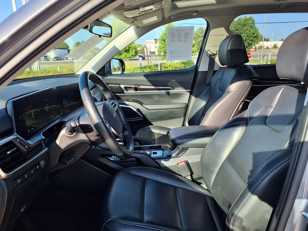Used 2025 Silver Kia S image 17