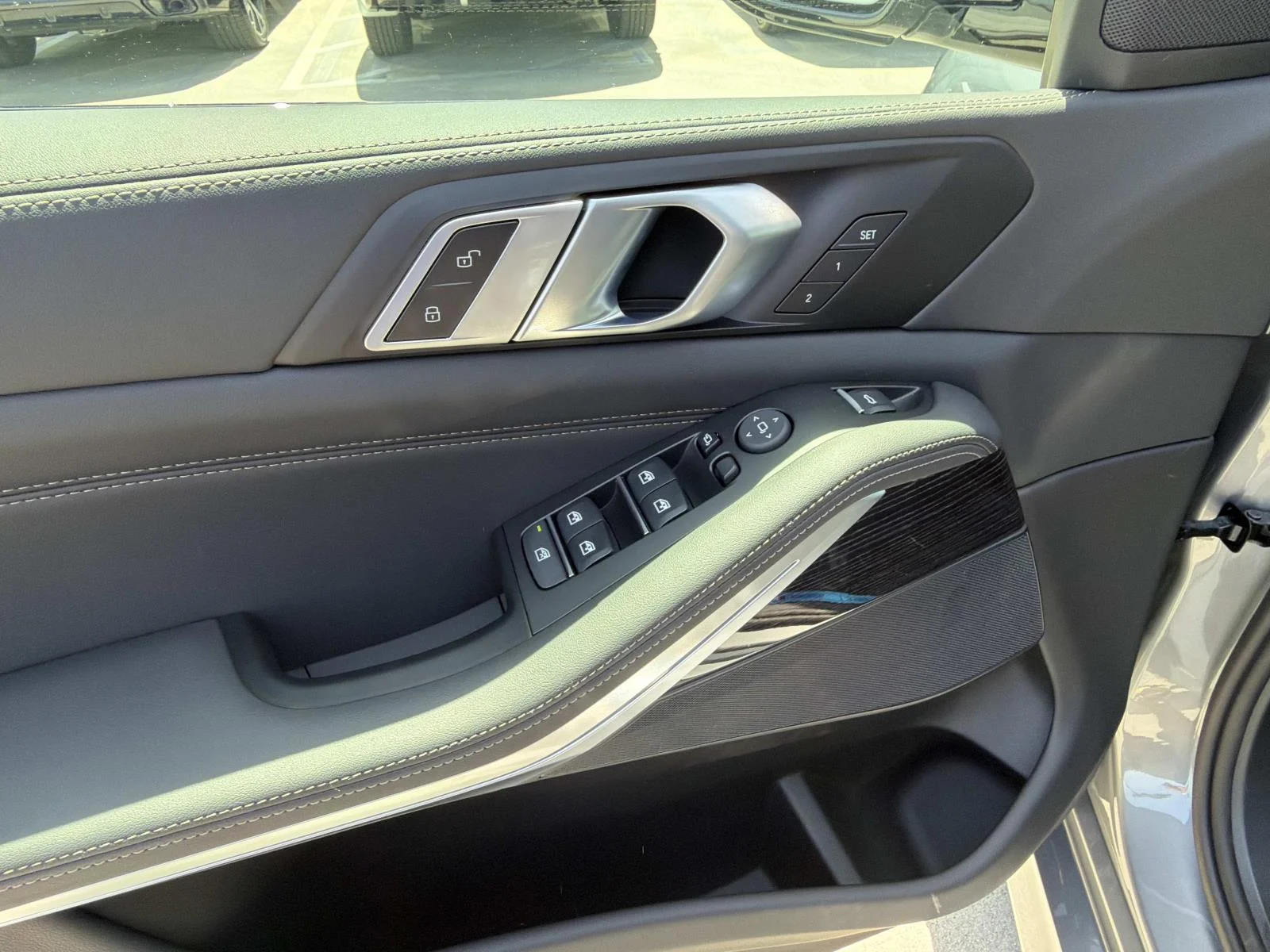 New 2026 Skyscraper Grey Metallic BMW sDrive40i image 12