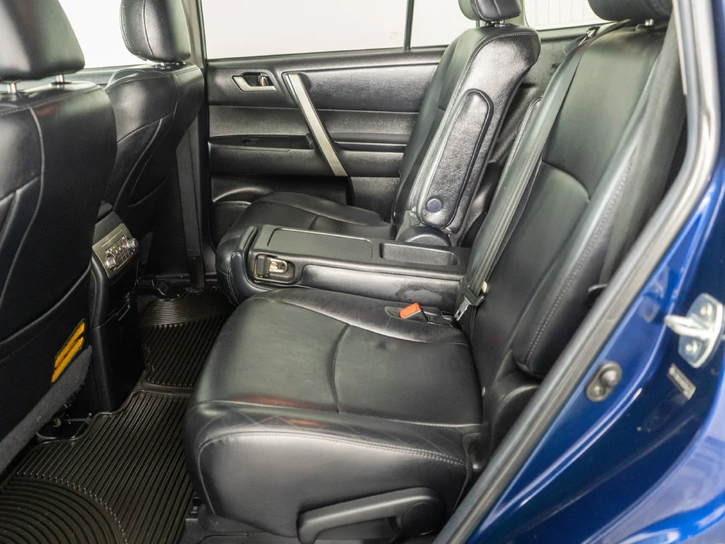 Used 2013 Blue Toyota SE image 11
