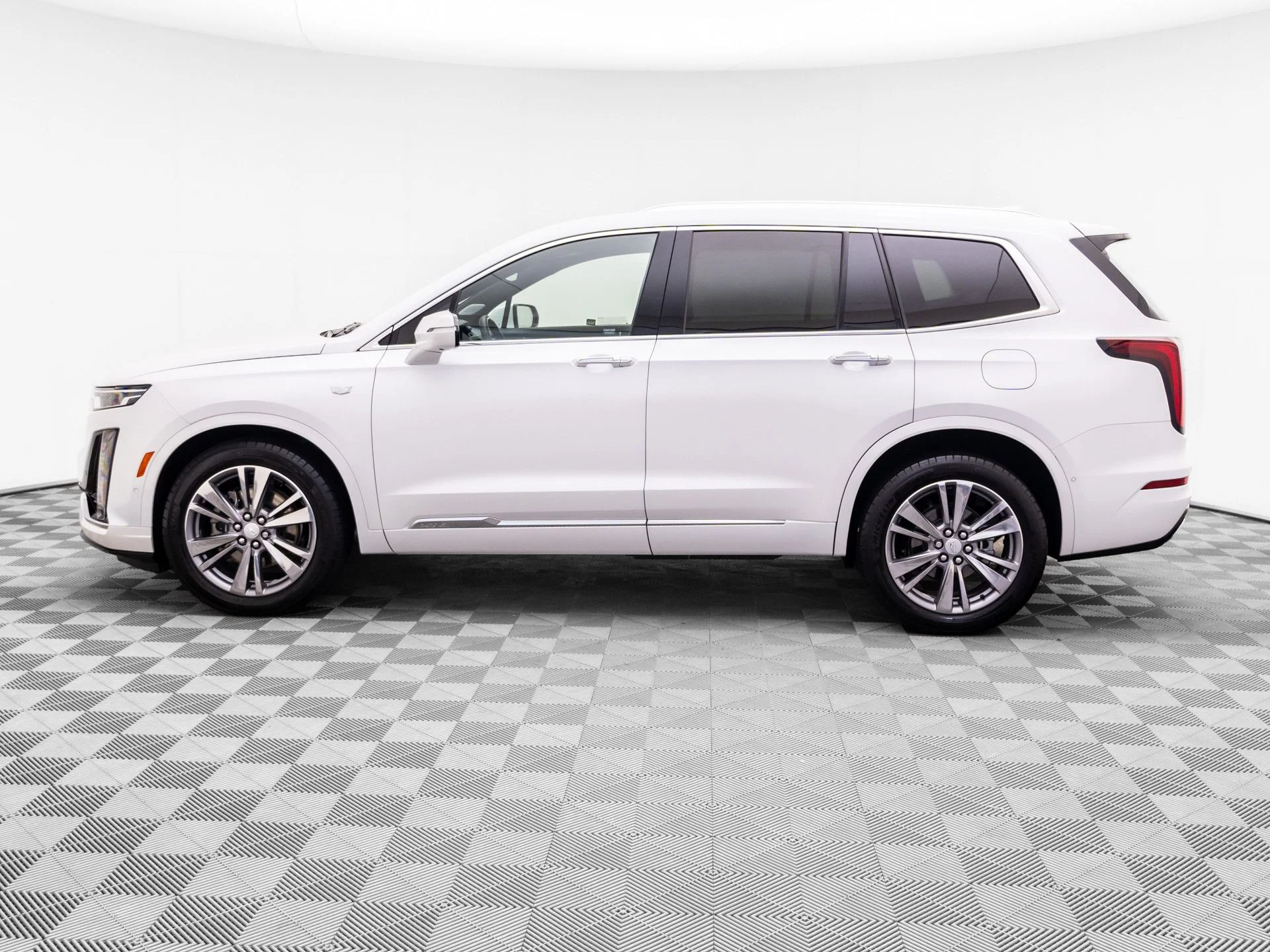 Used 2025 White Cadillac Premium Luxury image 2