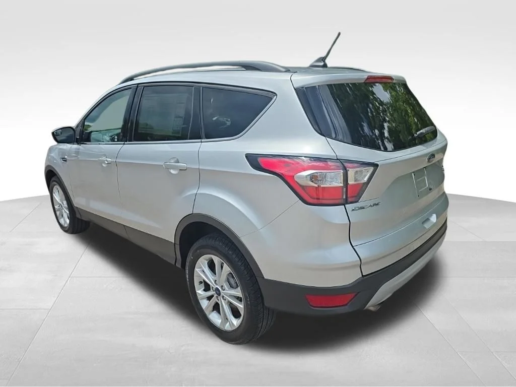 Certified Used 2018 Ingot Silver Ford SE image 8