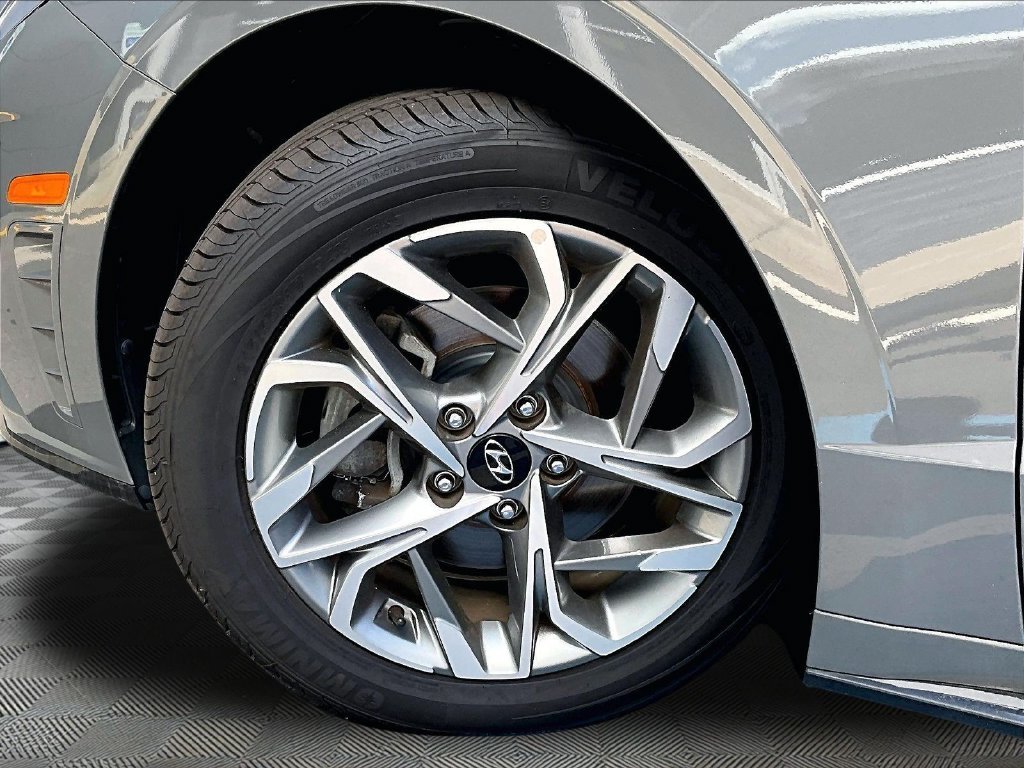Used 2023 Gray Hyundai SEL image 27