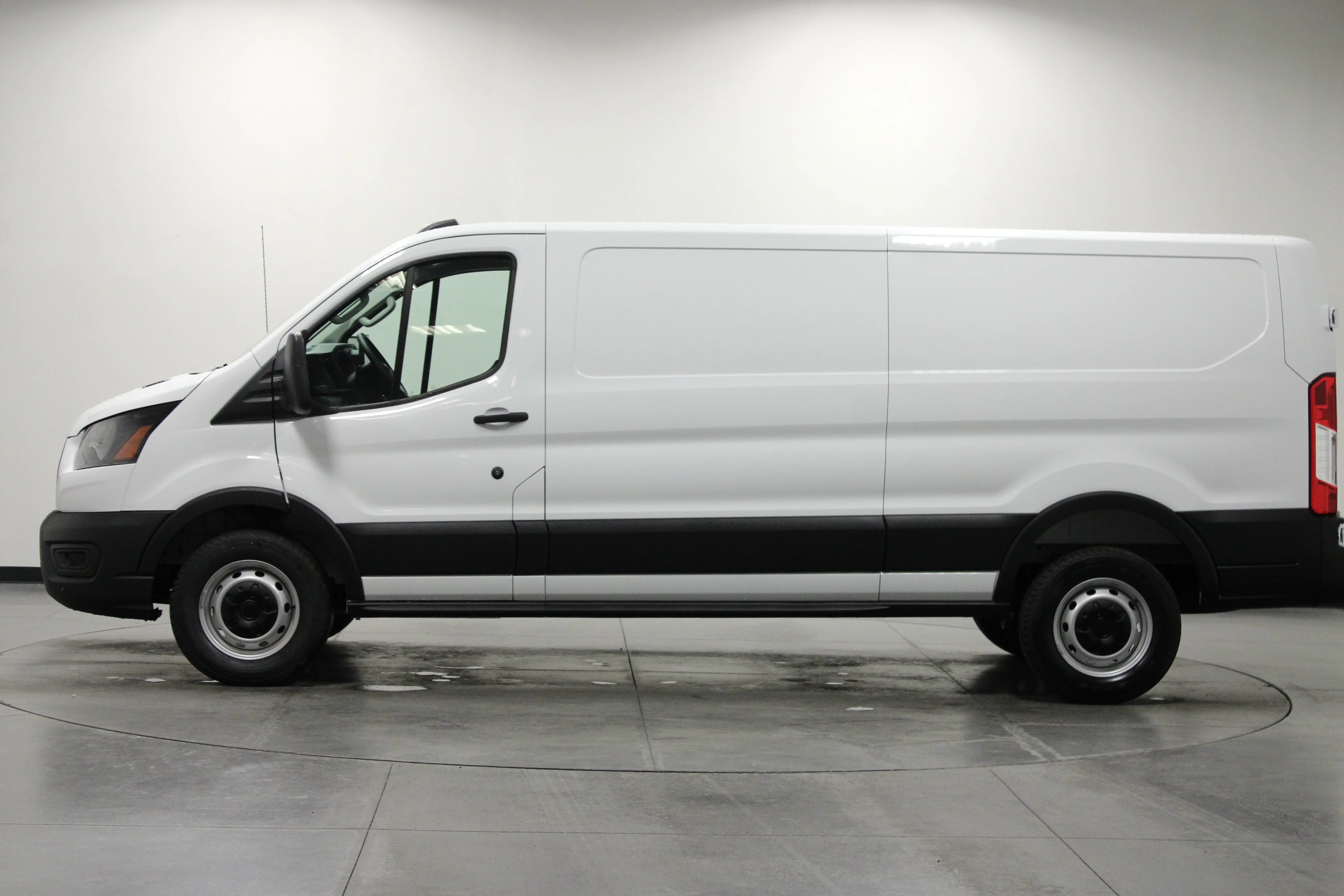 New 2026 Oxford White Ford Cargo Van image 7