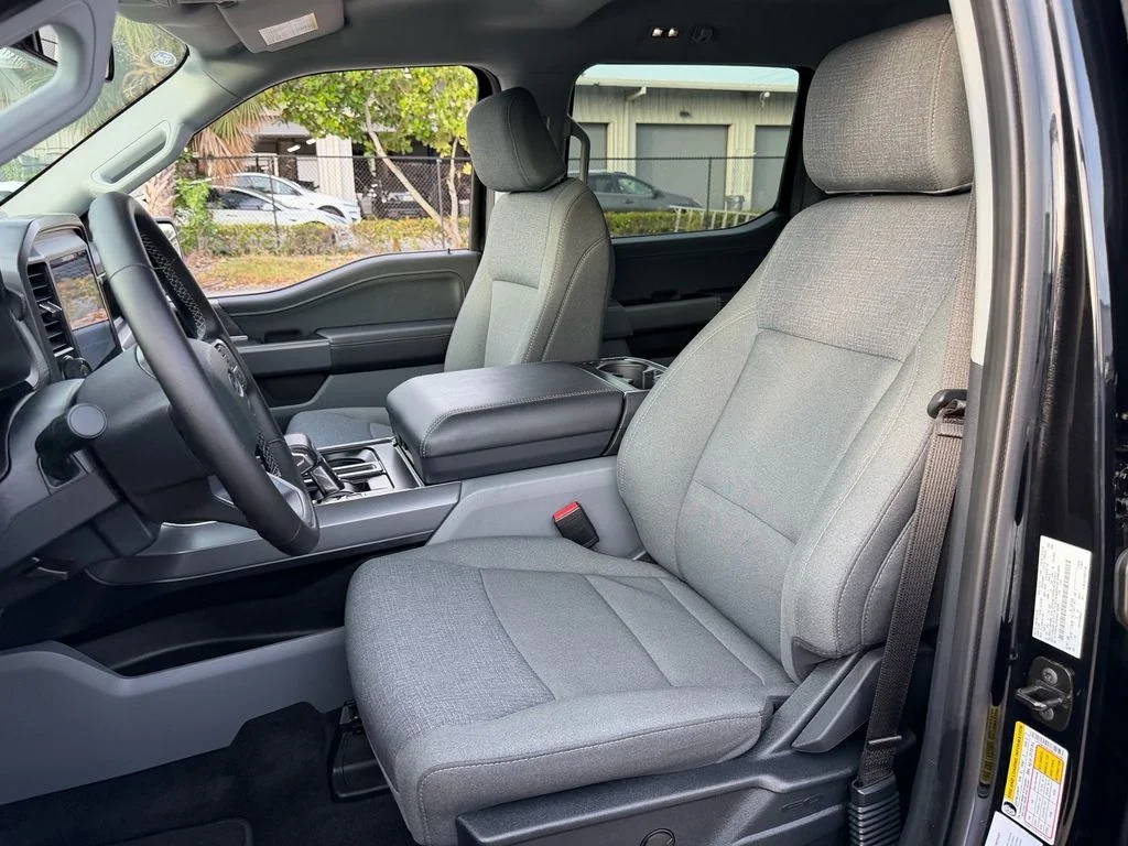 Used 2025 Black Metallic Ford XLT image 11