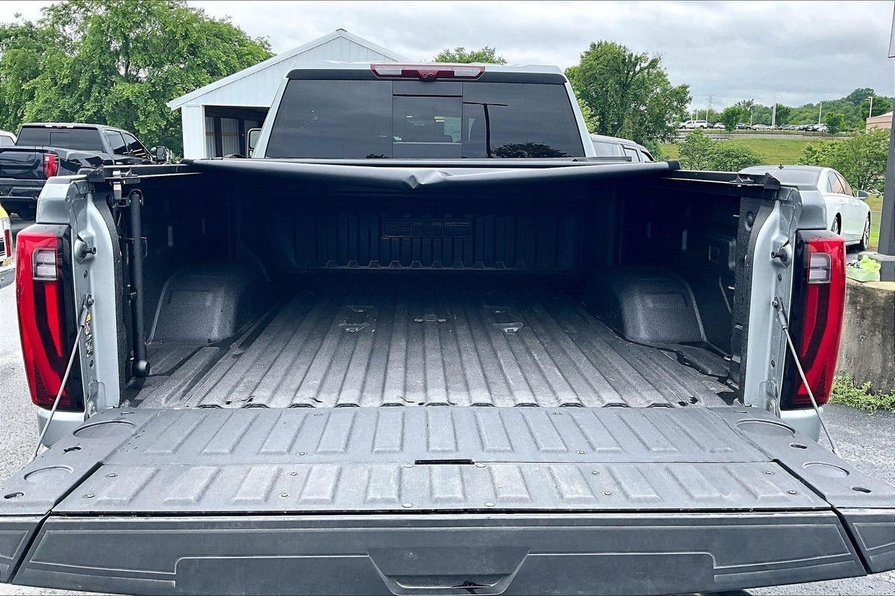 2025 GMC Sierra 3500HD Denali - Photo 9