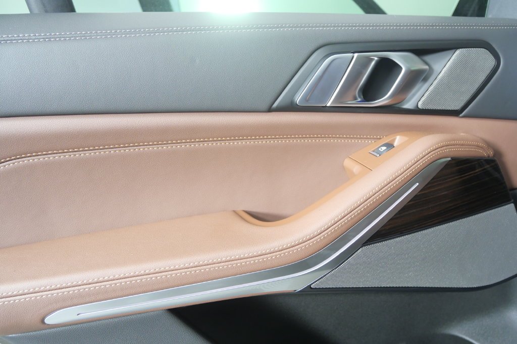 New 2026 Green Metallic BMW xDrive50e image 14