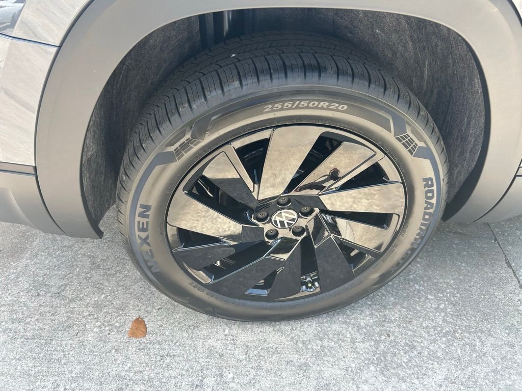 New 2026 Gray Volkswagen SE w/Technology image 23